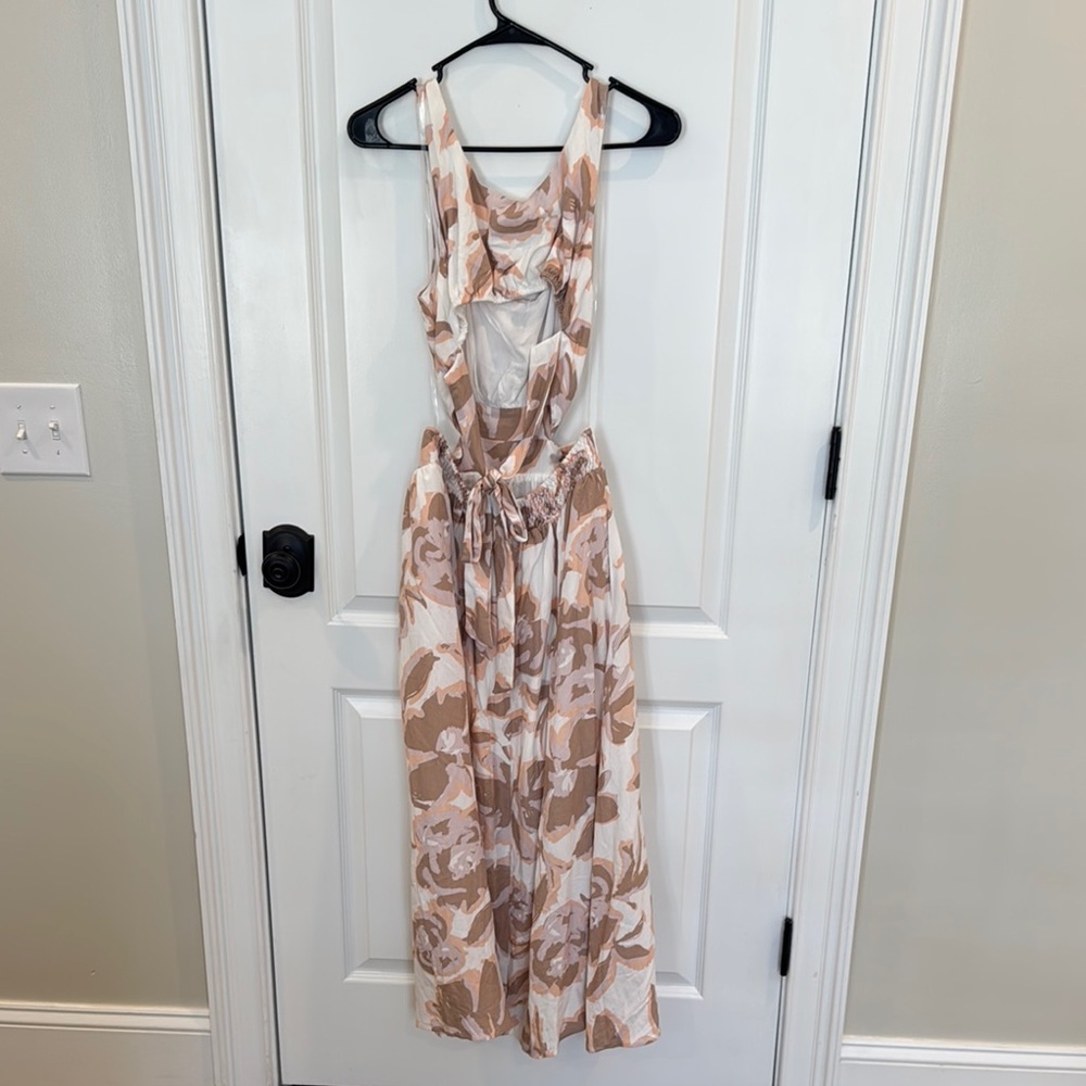 Floral Tan and Cream Women's Dress - Picture 3 of 3